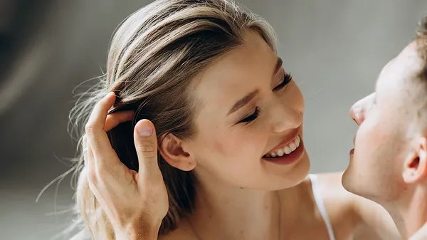 "Хочеться, щоб частіше": оборонець Драмбаєв розчулив мережу – рідкісна зустріч з коханою моделлю