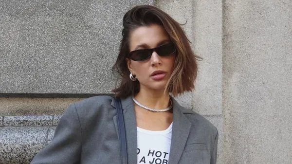 Длинноногая пассия игрока Динамо во впечатляющем образе выходного дня – красная дорожка ждет ее