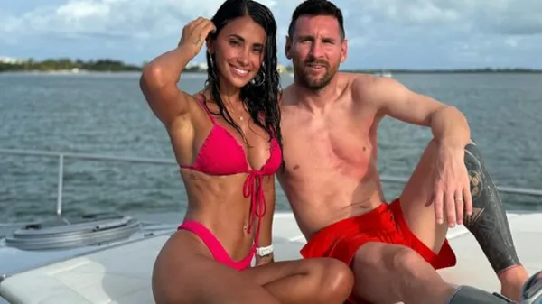 Розкішна дружина Мессі похизувалася підтягнутим тілом у шикарному наряді – грація зводить з розуму