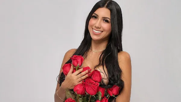 Найгарячіша фанатка збірної Колумбії роздяглася на фоні екзотичної природи – фани втратили голову