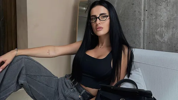 Останні хвилини свободи: Третьякова не поспішає забирати дитину, насолоджуючись особистим простором