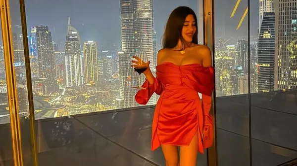 "Моя принцеса": любка захисника Шахтаря попозувала на камеру – все виставила на показ