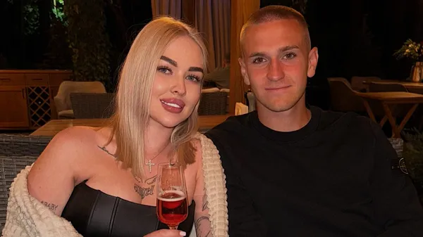 "Покажу трішки залаштунків": Ситникова проникла в роздягальню ЮКСА – танці оголених переможців