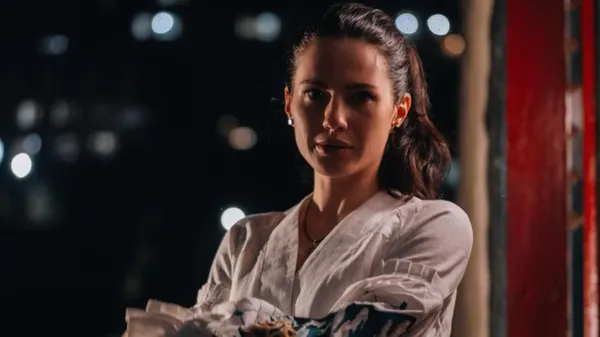 Неймовірна альпіністка Самойлова у коротеньких шортах спричинила фурор посеред Токіо – вау