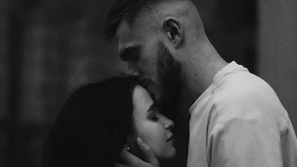 LEGO-пригода Батагова: пара збирає купу пазлів, а домашній улюбленець змучився