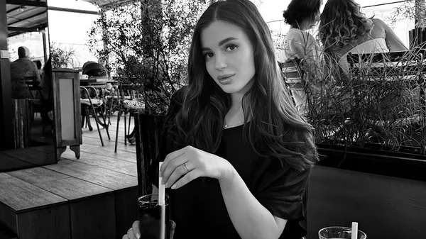 Матуся в тренді: дружина Данченка насолоджується осінніми прогулянками у вишуканих образах – вау