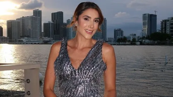 Страстная колумбийская волейболистка перехватывает дыхание своей "гордостью" в экстремальном наряде