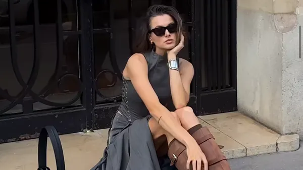 Модна прогулянка: дружина Дубінчака вражає стильним образом на вулицях Києва