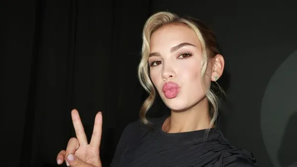 Улюблениця Тимчика відсвяткувала день народження у спокусливому образі – щирі вітання