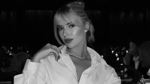 Чарівна Савіна запалює Париж, святкуючи тріумф збірної над Грузією – емоції зашкалюють