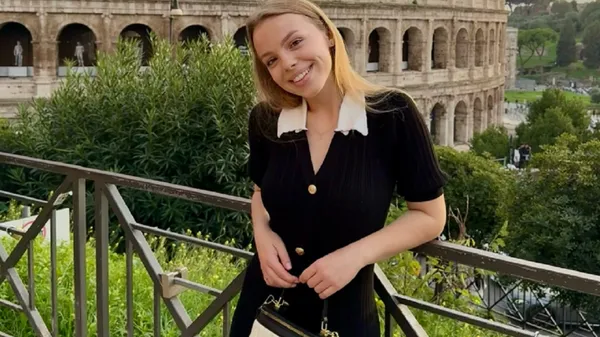 "Нарешті в Римі побачили справжню красу": кохана гравця Динамо ставить на вуха весь світ – фото