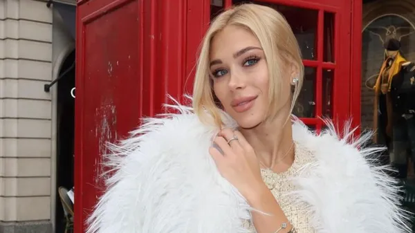 Улюблениця Коноплі у чорному облислому вбранні захопила стрункістю – вона ловить на собі погляди