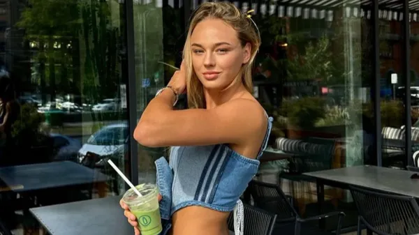 Показала стрункі ніжки в екстра-міні: розкішна Білодід розбурхала мережу – фани почали заздрити