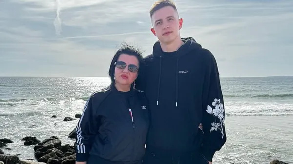 Анатолий Трубин трогательно поздравил маму с днем рождения: "Ты моя поддержка и опора"