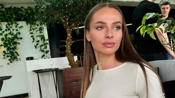 Українка Скамарохова святкує дівич-вечір: караоке та шалені танці – кайфує наче в останній раз