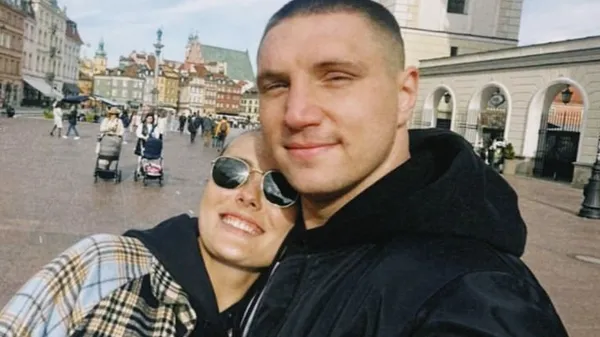 Палкі обійми посеред Варшави: Ткачук насолоджується часом з коханим – Геращенко, Левченко милуються