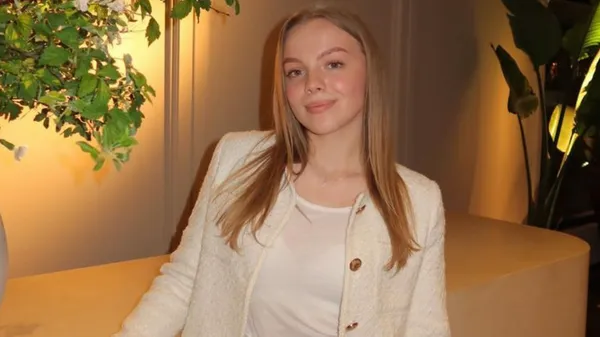 Ніжність і легкість: наречена Дячука радує фанів своєю усмішкою, а футболіст щасливий поруч – мило