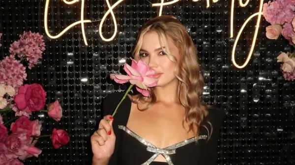 Улюблениця Тимчика підкорює серця фанів спокусливим виглядом – оборонцю однозначно пощастило