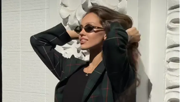 Чорна пантера кіпера Кривбасу: розкішна брюнетка вражає стилем на міських прогулянках