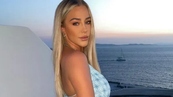 Зажигательная жена экс-партнера Зинченко сверкнула в прозрачном платье на отдыхе – слишком горячая