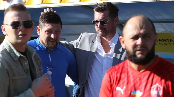 Мілевський залишився зовсім самотній – звеселяє Артема тільки вогняна брюнетка на відстані