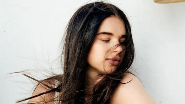 Жена Усика поражает сияющим образом: пример женственности и элегантности – еще та соблазнительница