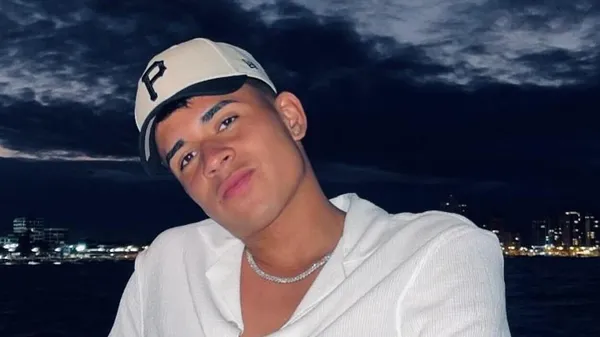 Будущий одноклубник Мудрика вляпался в 2 скандала за год: несовершеннолетнего застукали в стрип-клубе