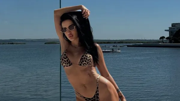 Роскошная Третьякова взбудоражила сеть соблазнительным видом – обнажила свой пышный бюст