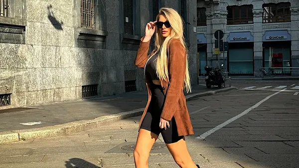 Ведуча Шахтаря Каленчук в Мілані: мінісукня та її вміння все встигати