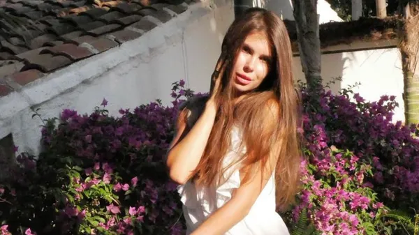 Три поколения красоты: жена Реброва поразила сеть невероятным сходством с мамой и бабушкой – фото