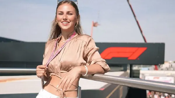 Самая красивая велогонщица из Нидерландов демонстрирует обольстительные изгибы на горячих фото – эротическая роскошь