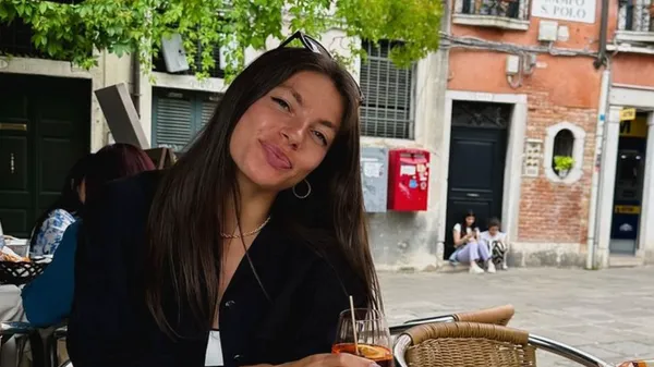 Творча особистість у всьому: Бех-Романчук показала, як пише картину – час лише для себе