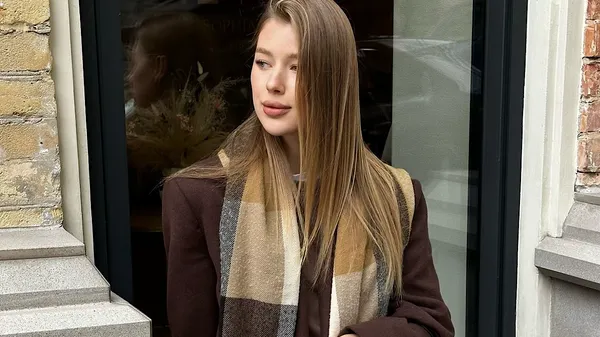 "Я – нарцисс": Драмбаева в восторге от собственной фигуры – вызывающе позирует в белье