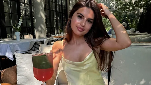 "Село кличе": Калітвінцева знаходить спокій у природі разом із своїм вірним супутником