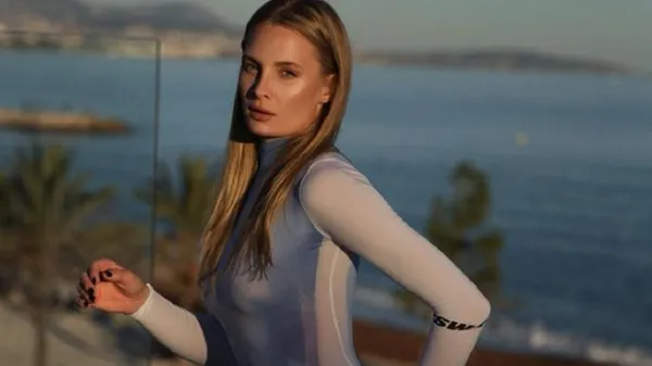 Соблазнительная и нежная: Ястремская в опасном мини зажигает в Одессе – фанаты не могут сдержаться