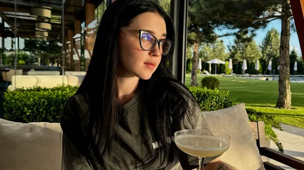 Фігуриста красуня Микитишина працює без перерв: плідна робота в залі