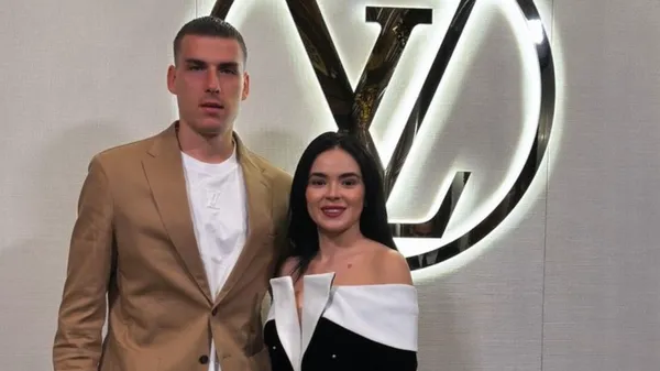 Лунин с женой покоряет модную индустрию – сияют на презентации мирового бренда