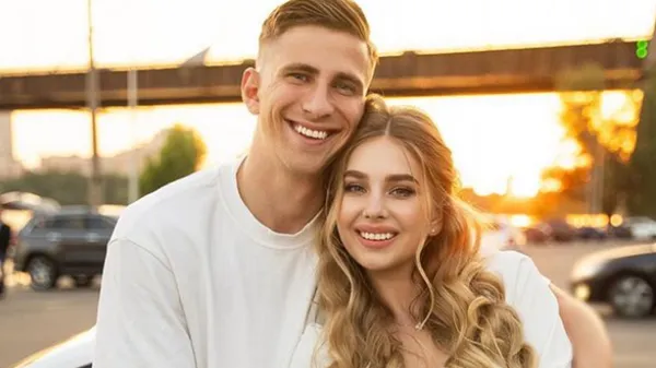 "Ти в моєму серці": Забарний розквітає біля ефектної блондинки – Бущан і Степаненко вражені