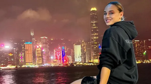 Стрункі ніжки та ефектне міні: Білодід попозувала, випромінюючи свою природну красу – фото