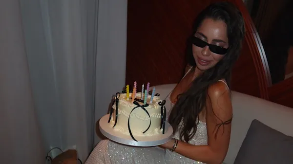 Яскравий листопад дружини Вівчаренка: вона вперше засвітила свідоцтво про шлюб – пара приховувала