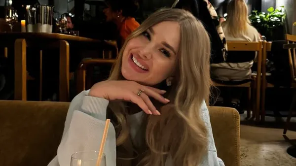 Витончена кохана Забарного показала свою фігуру і мотивує інших – тренується регулярно