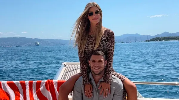 "Ми вже готові, а ви?": неймовірно стильна ялинка у домі Яремчука – святковий настрій гарантовано