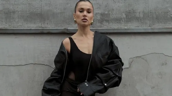 Ідеальна дружина зірки Динамо спокушає точеними формами та прозорим нарядом – невимовна врода