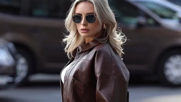 Симпатична дівчина зірки Динамо засвітила округлі форми в екстремальному наряді – знову шокує