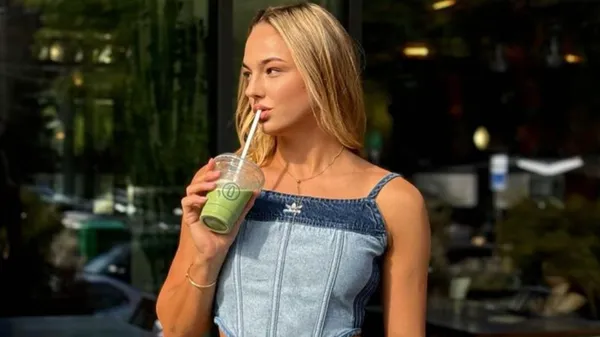 Обольстительная Билодид показала архивные снимки, очаровавшие фанатов – ряды ухажеров пополнились