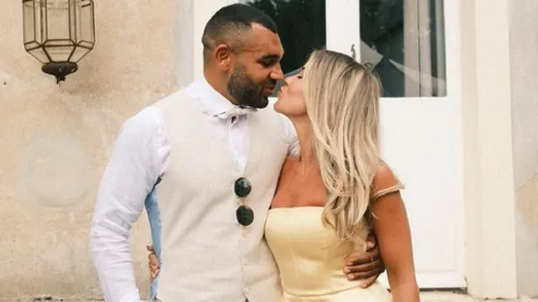 Роскошная дочь легенды АПЛ выходит замуж: возлюбленный сделал предложение на фоне Эйфелевой башни – красивые фото