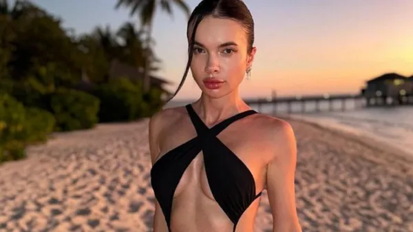 Гаряча колишня Кравця запалила мережу оголеними принадами у розкутому наряді – Морозюк в захваті