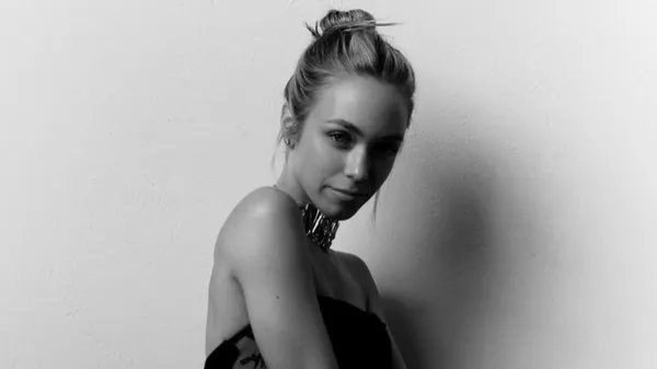 Яка ж вона фантастична – ведуча Вереса похизувалася великими очима та довгим волоссям