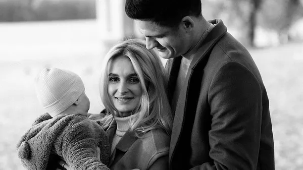 Сімейні цінності: форвард Бугай вразив зворушливими кадрами з дружиною та малюком