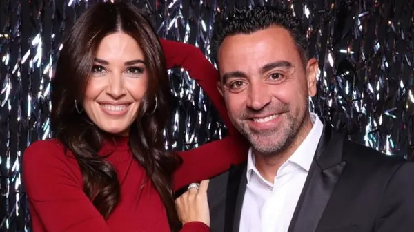 Семейная идиллия экс-тренера Барселоны: возлюбленная поражает романтическим отдыхом у моря – дети рядом